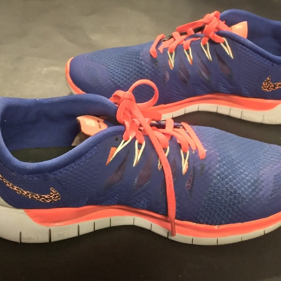 Womans Nike ID Free Run 5.0 Sz 8 Neon y653715-992 - Picture 6 of 13